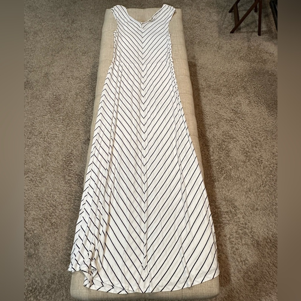 Banana Republic Black & White Striped Sleeveless Maxi Dress - Size L